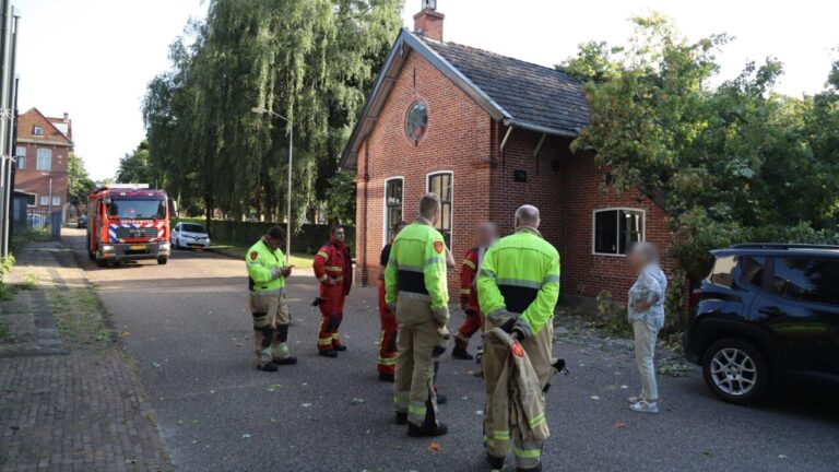 Boom op huis Hoogezand 112 bericht