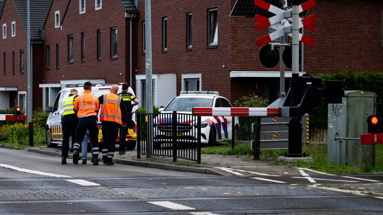 Man aangehouden na lopen op spoor, Hoogezand