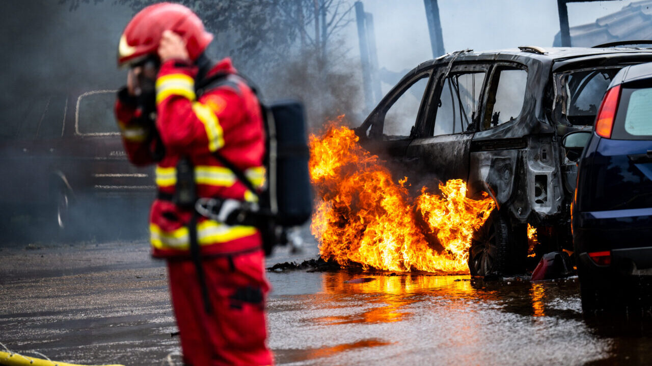 Grote brand op hoek Woldweg in Hoogezand