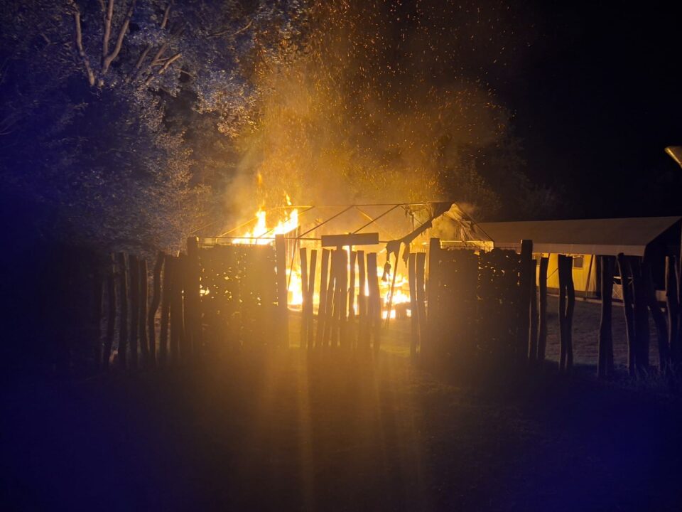 brand Safaritent Camping Siblu Meerwijck in Kropswolde