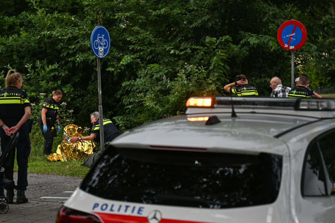 112 Venema Media vrouw in sloot Hoogezand