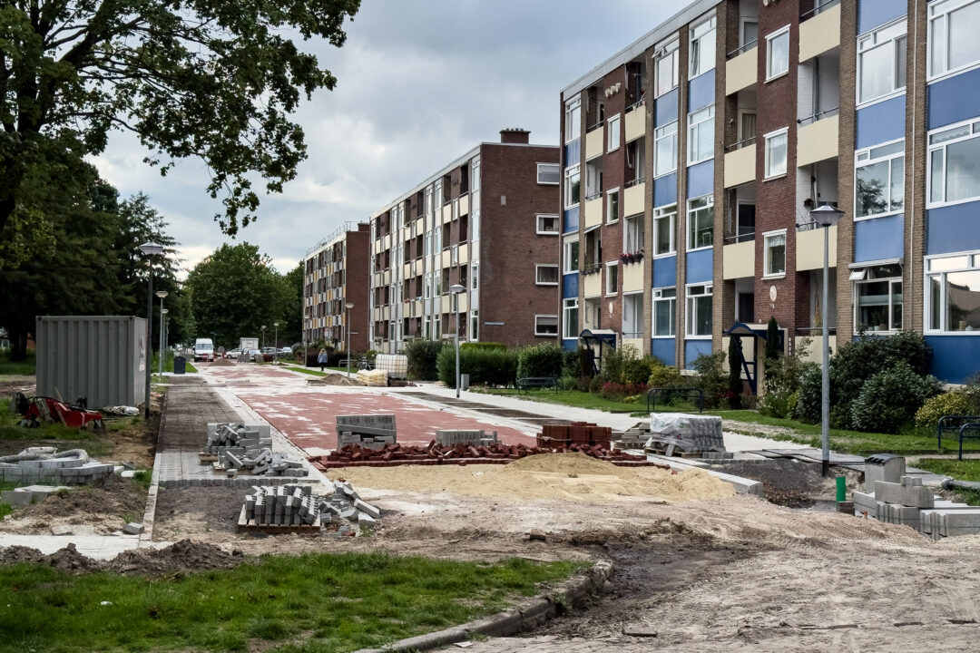 Kruising van Winkelhoek met Bartholomeus van der Helststraat afgesloten