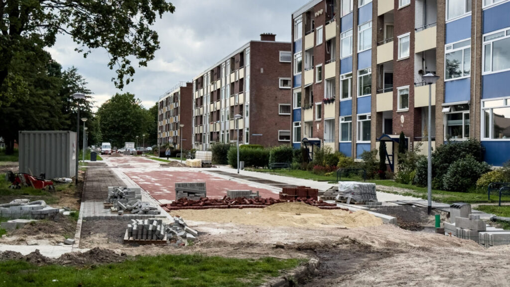 Kruising van Winkelhoek met Bartholomeus van der Helststraat afgesloten