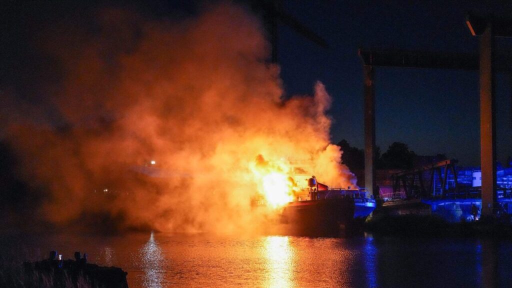 260813_Meter_opnieuwbrandinscheepvaartwaterhuizen3