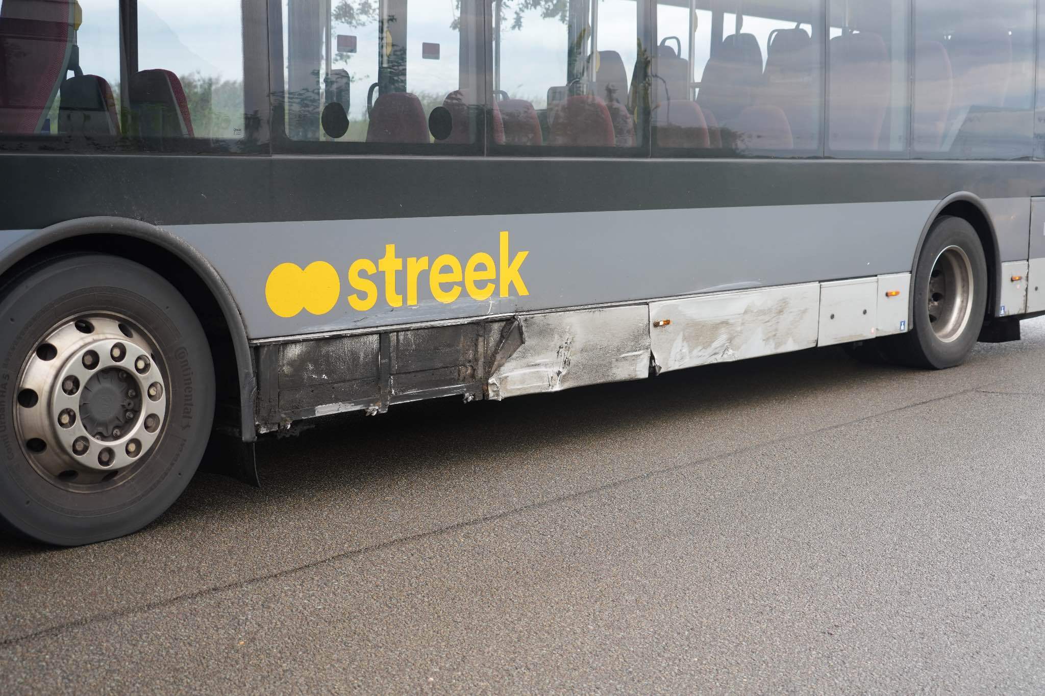 260819_Meter_autoenlijnbusbotsenmuntendam8