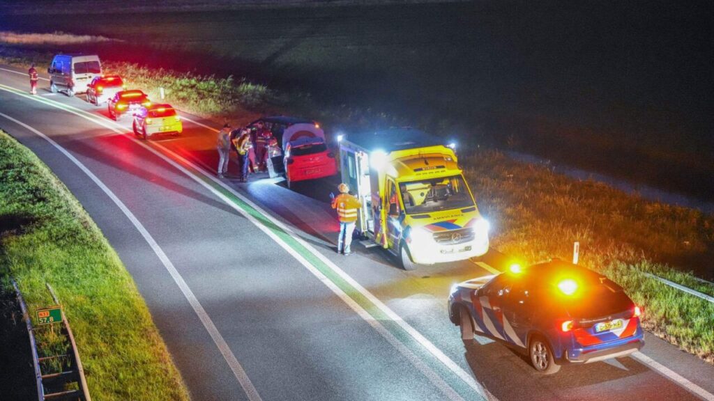 Twee auto’s botsen op elkaar N33 Steendam