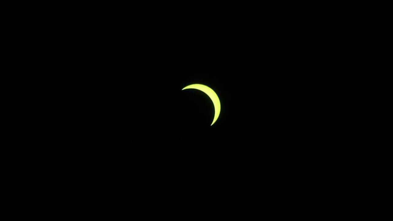 Foxhol in de ban van bijzondere zonne-eclips