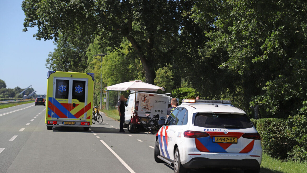 Fietser gewond, Rijksweg West in Westerbroek
