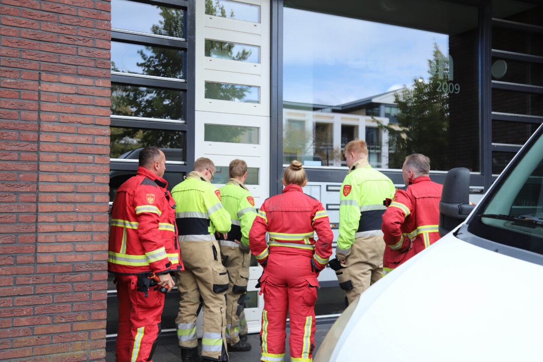 Zes mensen opgesloten in lift, Hoofdstraat Hoogezand