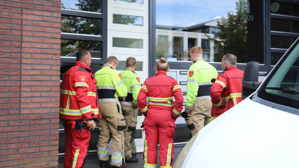 Zes mensen opgesloten in lift, Hoofdstraat Hoogezand