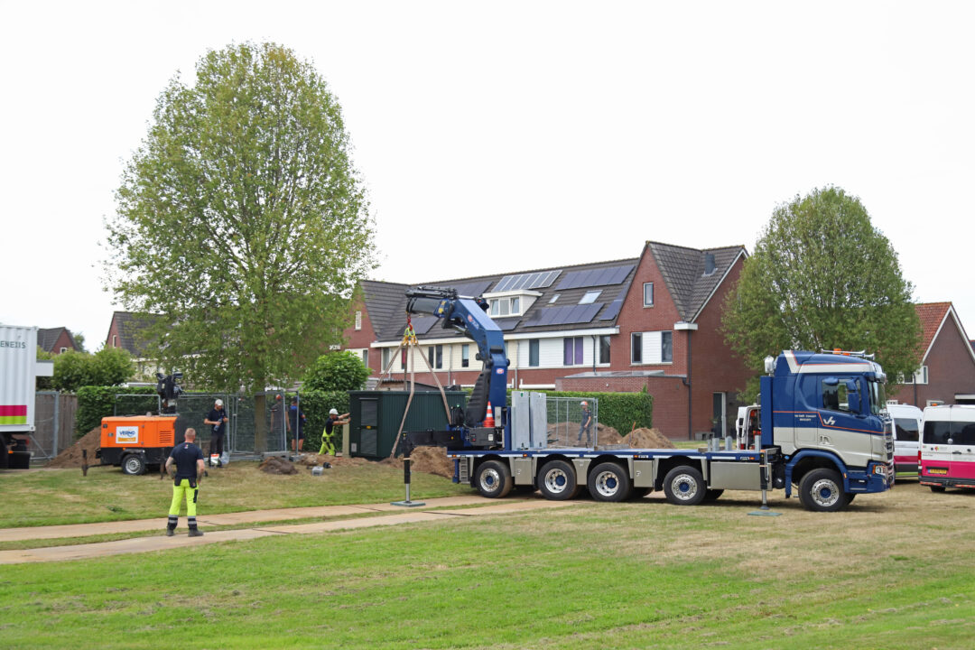 Nieuw stroomhuisje staat in De Vosholen, Hoogezand, dag na brand