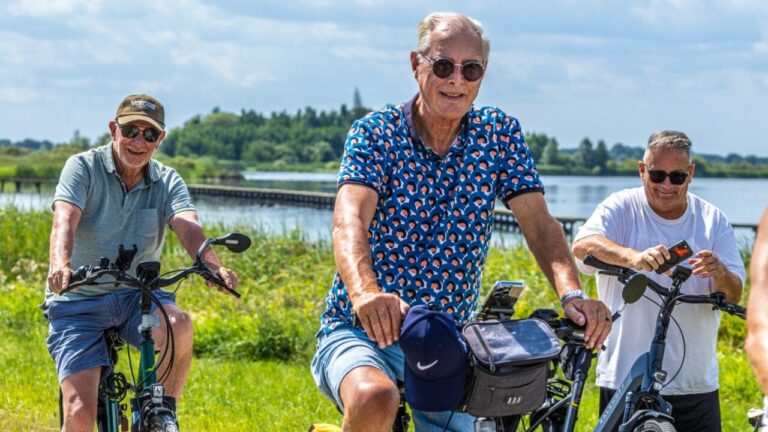 Roegwoldtocht 2026, groep fietsers - fotograaf Wilco van der Laan