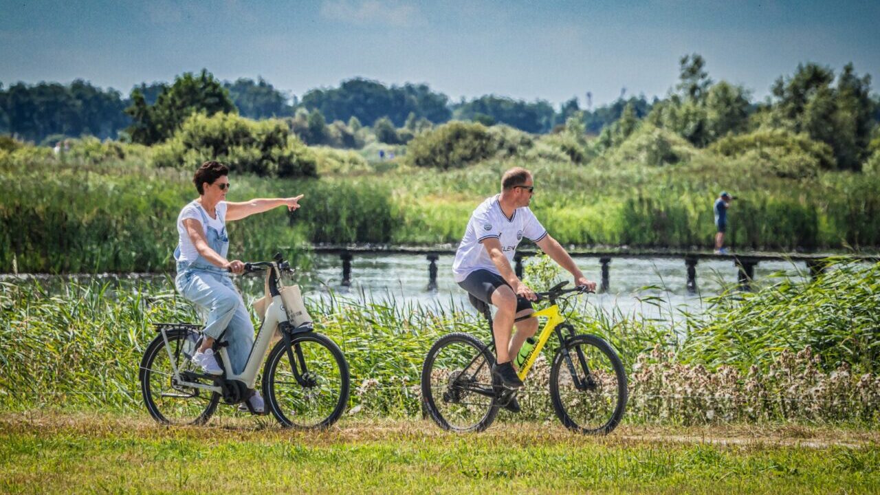 Roegwoldtocht 2026, twee mensen - fotograaf Wilco van der Laan