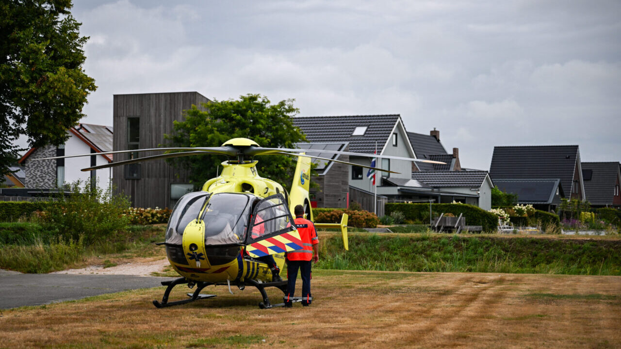 Traumahelikopter ingezet Parkstraat in Sappemeer