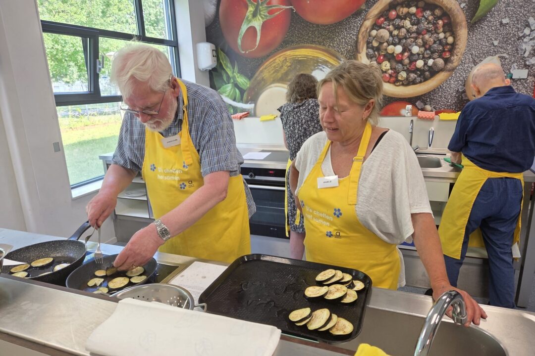 Hoogezand: Dementiekookclub opent weer de deuren