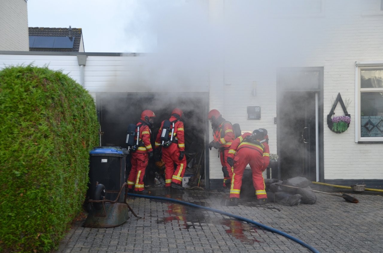 Garagebrand aan de Mahatma Gandhiweg, Muntendam