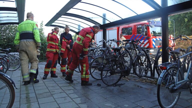 Fietsaccu vat vlam bij station Kropswolde